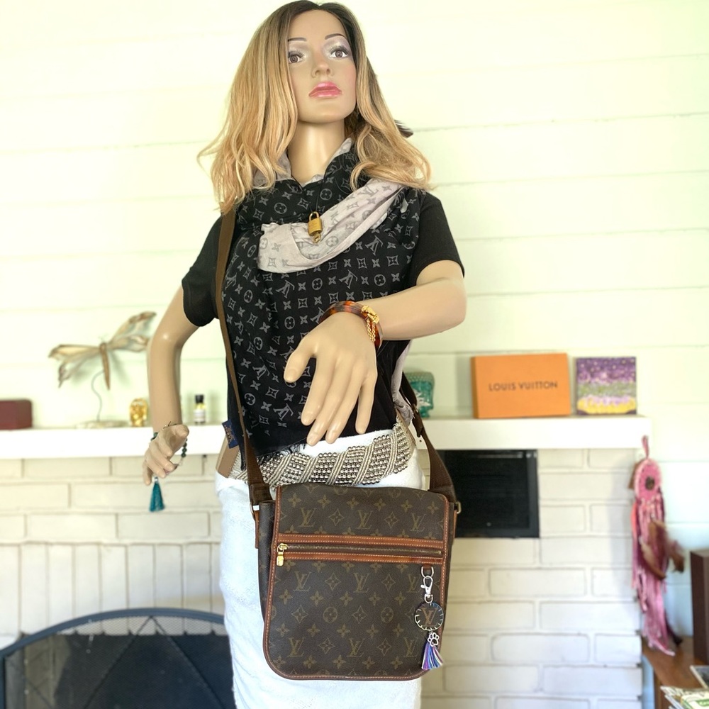 SOLD🔅Louis Vuitton Bosphore Crossbody Bag - Picture 11 of 15